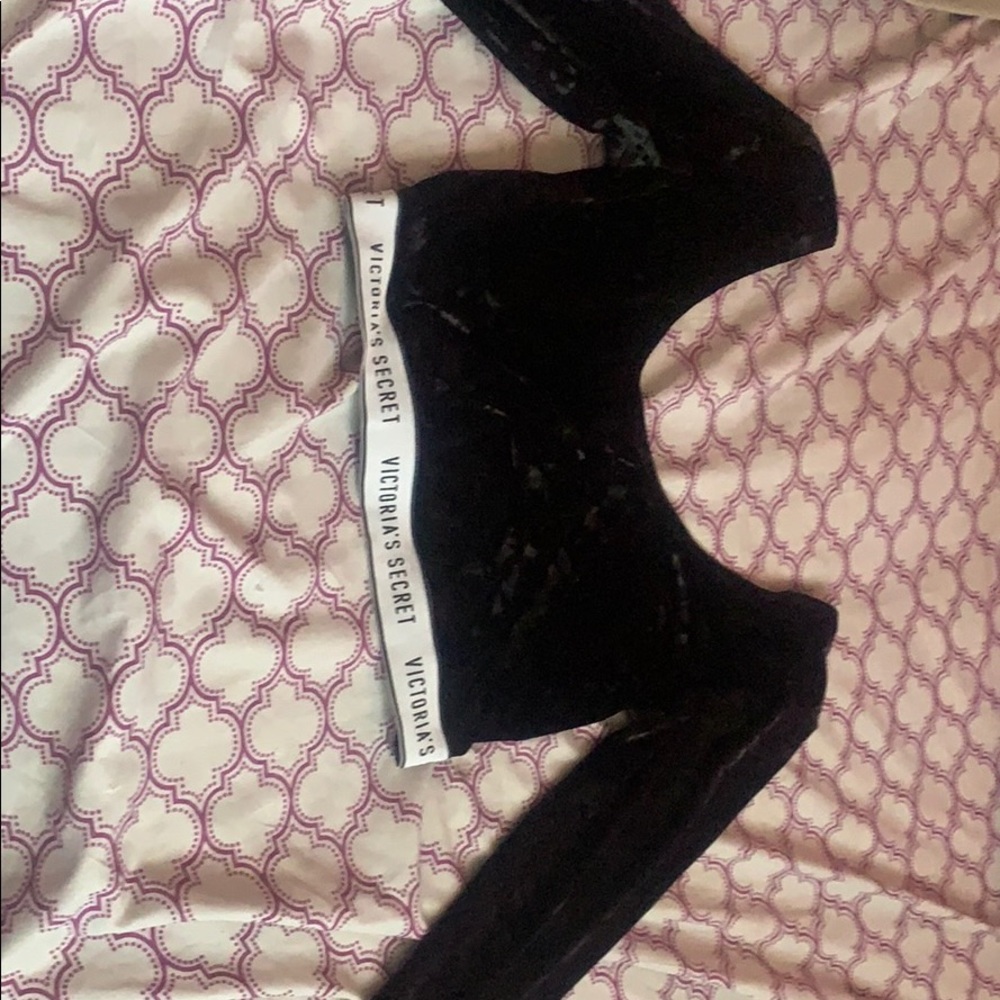 Women crop top
